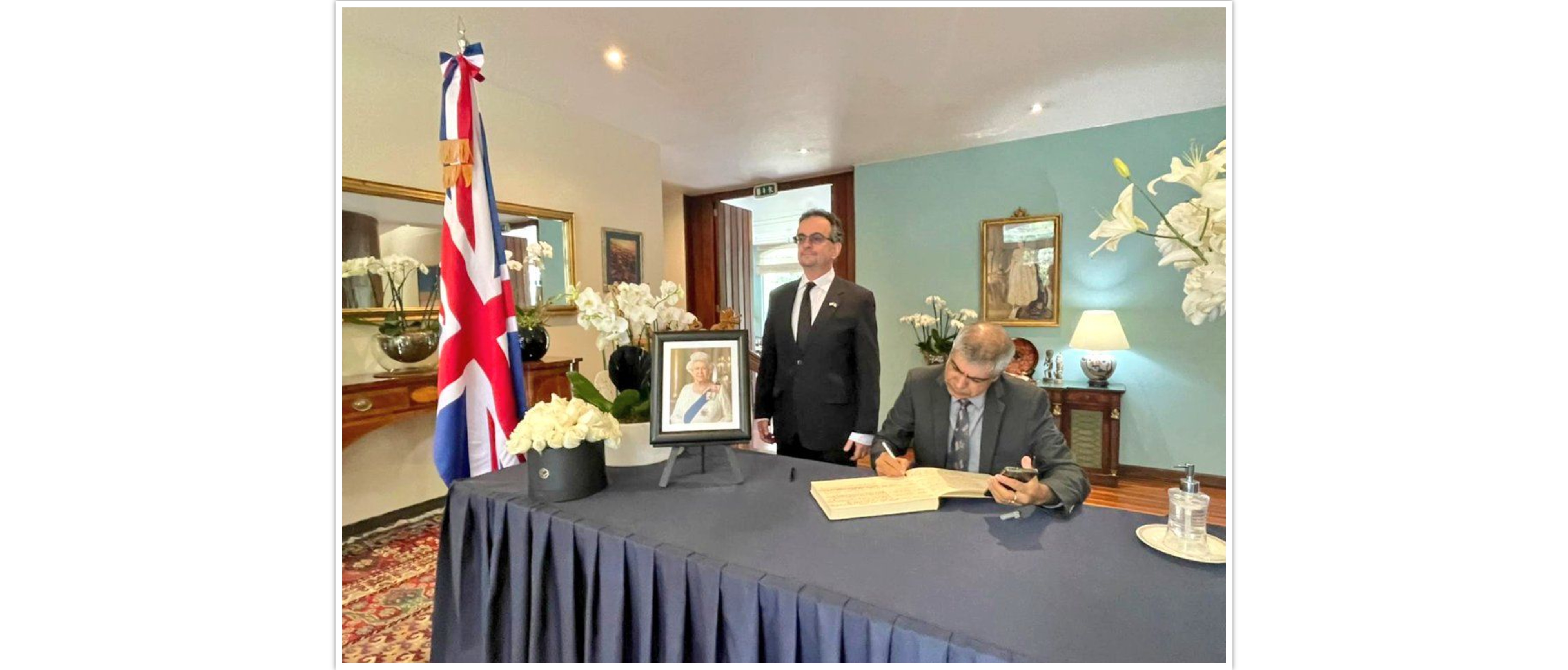  <div style="fcolor: #fff; font-weight: 600; font-size: 1.5em;">
<p style="font-size: 13.8px;">Ambassador Pankaj Sharma signed the condolence book for Queen Elizabeth II at the British Ambassador's Residence in Mexico City.


<br /><span style="text-align: center;">12 September 2022</span></p>
</div>
